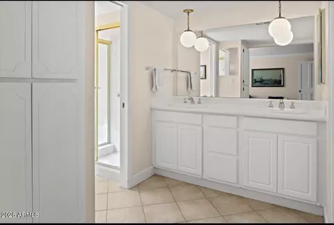 Bath - 4721 E Rancho Dr, Phoenix, AZ 85018 photo 1 of 2