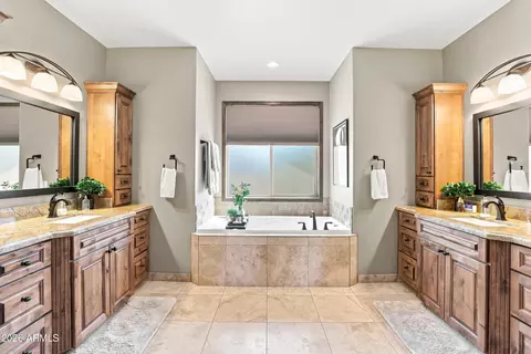 Bath - 2405 E Scarlet Bugler Cir, Payson, AZ 85541 photo 1 of 6