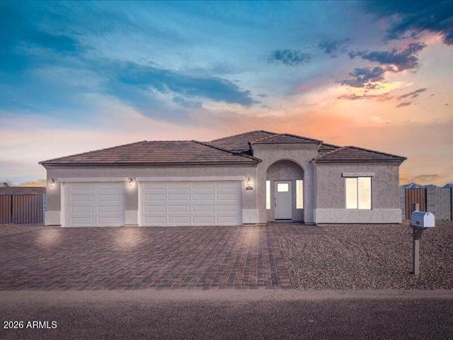 8611 W Mission Hills Dr, Arizona City, AZ 85123