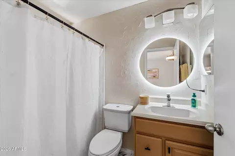 Bath - 19632 N 9th Pl, Phoenix, AZ 85024 photo 1 of 2