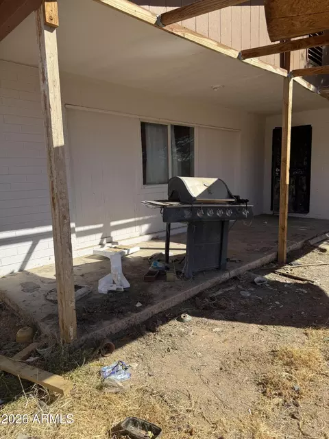 Exterior - 4154 N 63rd Dr, Phoenix, AZ 85033 photo 4 of 4