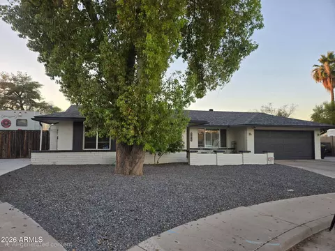 2612 W Osage Cir, Mesa, AZ 85202