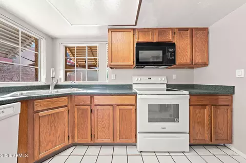 Kitchen - 2059 E Brown Rd #16, Mesa, AZ 85213 photo 3 of 5
