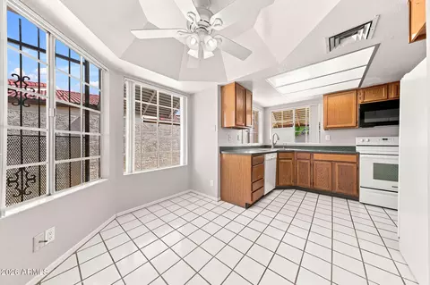 Kitchen - 2059 E Brown Rd #16, Mesa, AZ 85213 photo 2 of 5