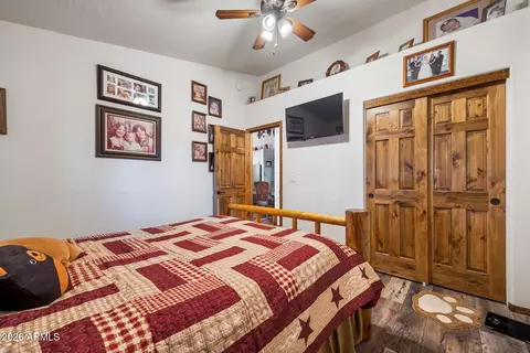 Bedroom - 2207 Four Point Cir, Overgaard, AZ 85933 photo 4 of 4