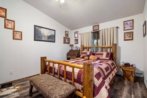 Bedroom - 2207 Four Point Cir, Overgaard, AZ 85933 photo 3 of 4