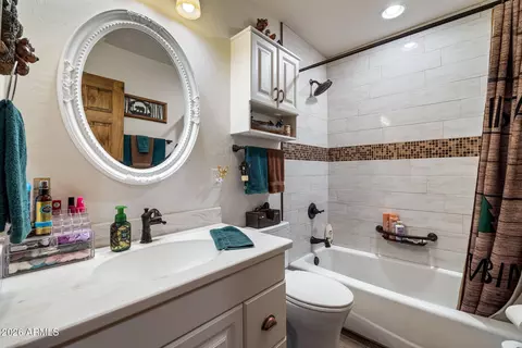 Bath - 2207 Four Point Cir, Overgaard, AZ 85933 photo 2 of 2