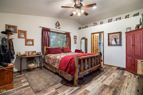 Bedroom - 2207 Four Point Cir, Overgaard, AZ 85933 photo 1 of 4