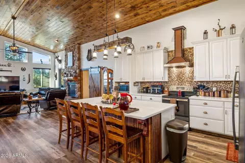 Kitchen - 2207 Four Point Cir, Overgaard, AZ 85933 photo 3 of 4