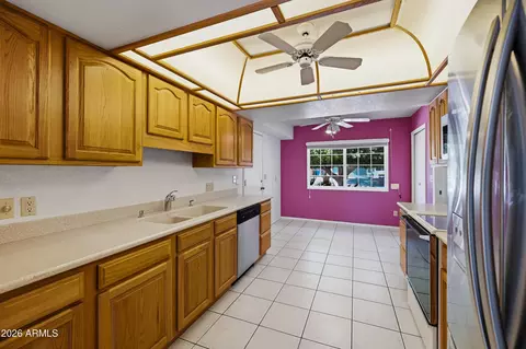 Kitchen - 6233 E Camelot Dr, Mesa, AZ 85215 photo 4 of 6