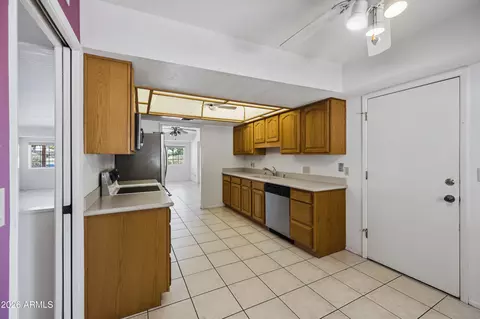Kitchen - 6233 E Camelot Dr, Mesa, AZ 85215 photo 2 of 6