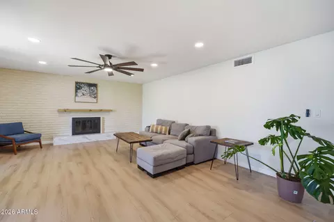 4234 E Winnetka Dr, Phoenix, AZ 85044 photo 6