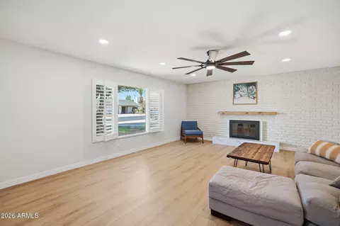 4234 E Winnetka Dr, Phoenix, AZ 85044 photo 7