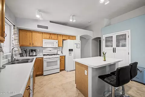 Kitchen - 7138 E Jacob Ave, Mesa, AZ 85209 photo 3 of 4