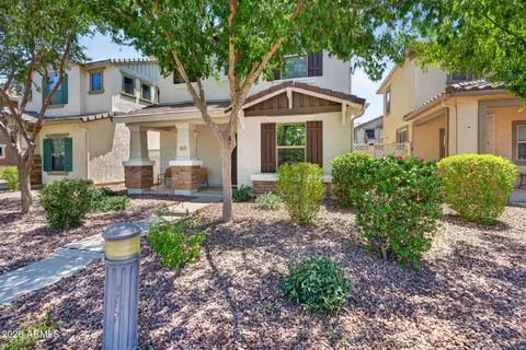 954 S Deerfield Ln, Gilbert, AZ 85296 photo 1