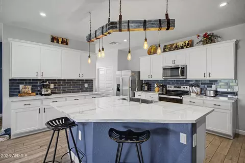 Kitchen - 10286 S Desert View Dr, Apache Junction, AZ 85120 photo 3 of 5