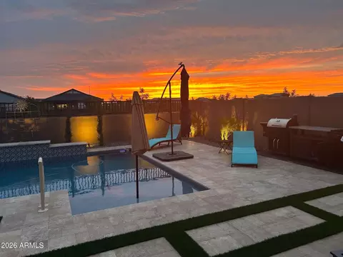 Exterior - 10286 S Desert View Dr, Apache Junction, AZ 85120 photo 6 of 9