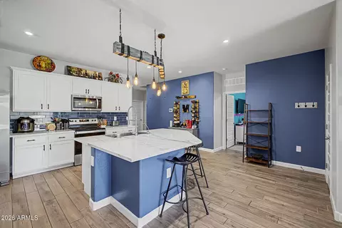 Kitchen - 10286 S Desert View Dr, Apache Junction, AZ 85120 photo 4 of 5