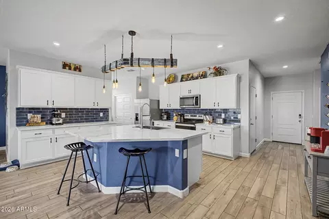 Kitchen - 10286 S Desert View Dr, Apache Junction, AZ 85120 photo 5 of 5