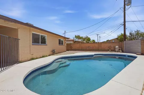 Exterior - 2617 W Lawrence Rd, Phoenix, AZ 85017 photo 5 of 10