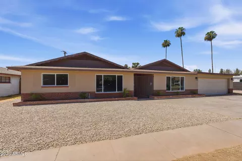 Exterior - 2617 W Lawrence Rd, Phoenix, AZ 85017 photo 1 of 10