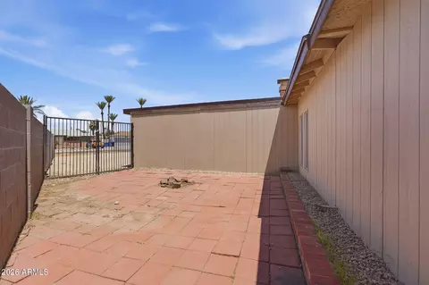 Exterior - 2617 W Lawrence Rd, Phoenix, AZ 85017 photo 4 of 10