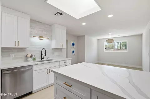 Kitchen - 2617 W Lawrence Rd, Phoenix, AZ 85017 photo 4 of 4