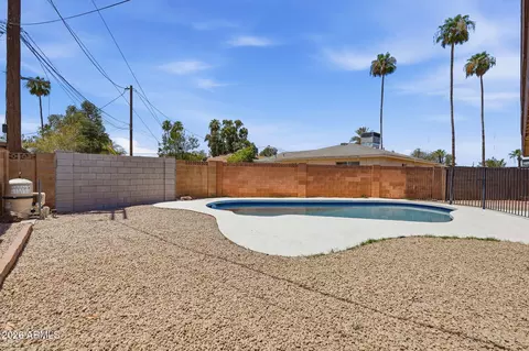 Exterior - 2617 W Lawrence Rd, Phoenix, AZ 85017 photo 8 of 10