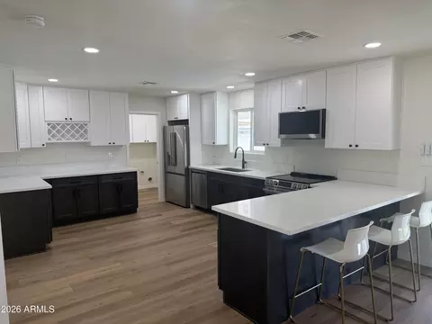 Kitchen - 2836 E Yucca St, Phoenix, AZ 85028 photo 1 of 3