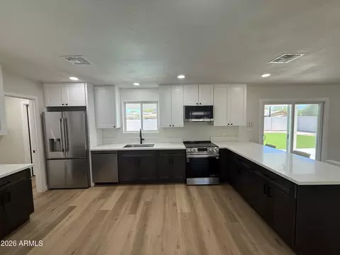 Kitchen - 2836 E Yucca St, Phoenix, AZ 85028 photo 2 of 3