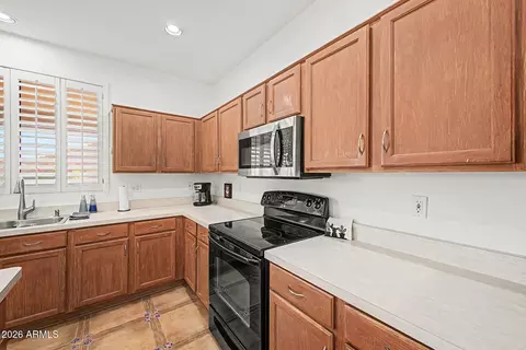 Kitchen - 15843 W Apache St, Goodyear, AZ 85338 photo 5 of 6