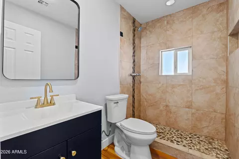 Bath - 4426 N 34th Dr, Phoenix, AZ 85017 photo 1 of 2