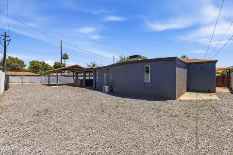 Exterior - 4426 N 34th Dr, Phoenix, AZ 85017 photo 3 of 5