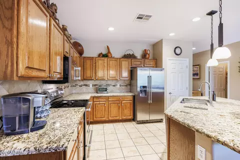 Kitchen - 4750 E Blue Spruce Ln, Gilbert, AZ 85298 photo 3 of 4