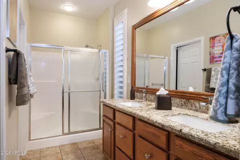 Bath - 4750 E Blue Spruce Ln, Gilbert, AZ 85298 photo 2 of 4