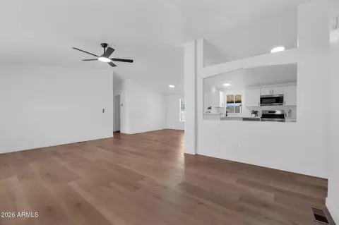 2547 E Tonto Ln, Phoenix, AZ 85050 photo 6