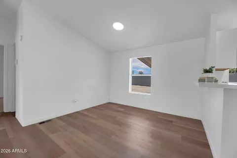 2547 E Tonto Ln, Phoenix, AZ 85050 photo 12