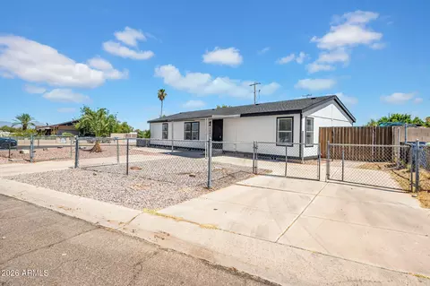 2547 E Tonto Ln, Phoenix, AZ 85050 photo 2