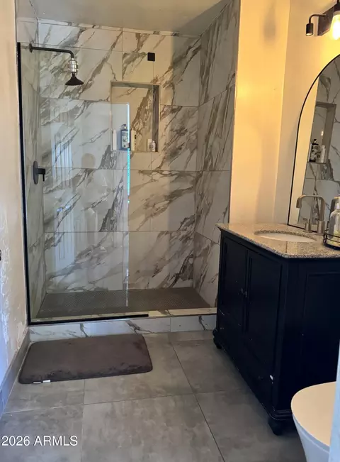 Bath - 2502 Edgemont Ave, Phoenix, AZ 85008 photo 1 of 3