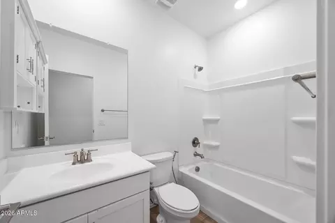 Bath - 4121 S 67th Dr, Phoenix, AZ 85043 photo 1 of 2
