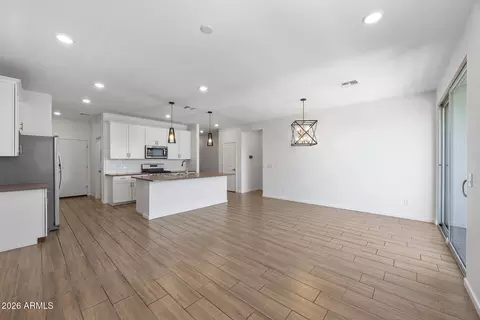 Living - 4121 S 67th Dr, Phoenix, AZ 85043 photo 2 of 3