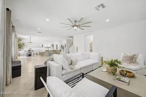 Living - 3709 E Betsy Ln, Gilbert, AZ 85296 photo 3 of 4