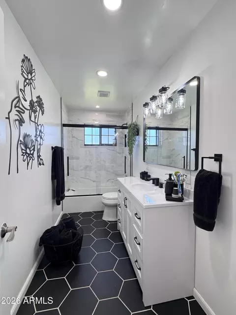 Bath - 2300 E 7th St, Douglas, AZ 85607 photo 1 of 7