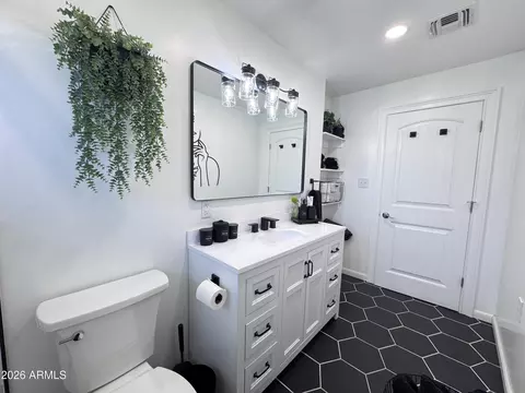 Bath - 2300 E 7th St, Douglas, AZ 85607 photo 2 of 7