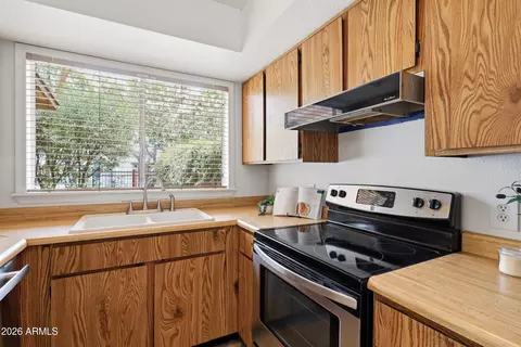 Kitchen - 5409 S Mitchell Dr, Tempe, AZ 85283 photo 4 of 4