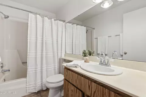 Bath - 5409 S Mitchell Dr, Tempe, AZ 85283 photo 2 of 2