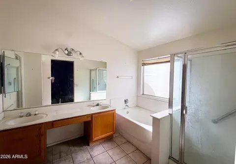 Bath - 4622 E Grovers Ave, Phoenix, AZ 85032 photo 1 of 1