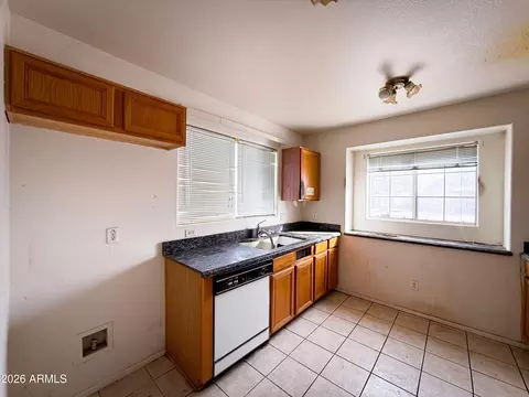 Kitchen - 4622 E Grovers Ave, Phoenix, AZ 85032 photo 2 of 2