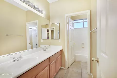 Bath - 4062 E Stable Ct, Gilbert, AZ 85297 photo 1 of 4