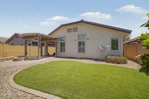Exterior - 4207 E Sandy Way, Gilbert, AZ 85297 photo 4 of 6